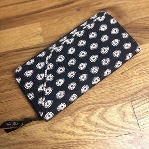 Vera Bradley Large Zip Travel Organizer Wallet - Classic Black - New without Tag